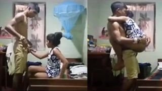 Akeli Behen ko bhai ne Chod liye apne friend se Viral
